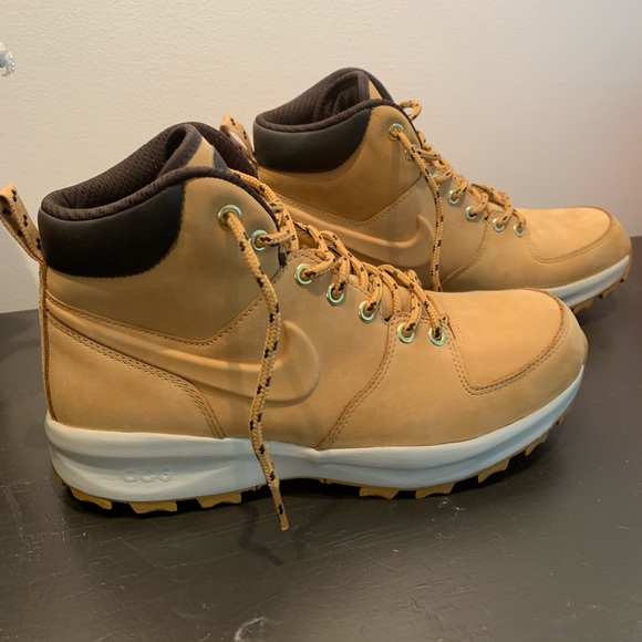 NWT Men’s Nike Manoa Leather ShoesBoots NWT Men’s Nike Manoa Leather ShoesBoots